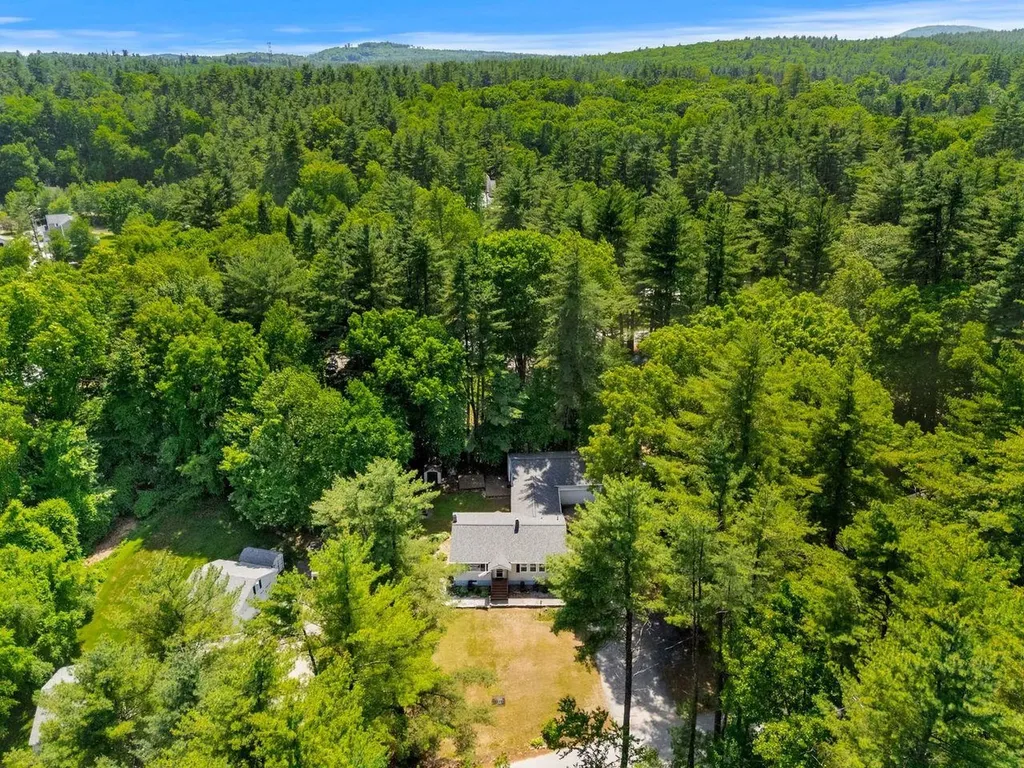 10 Cove Street Goffstown NH 03045