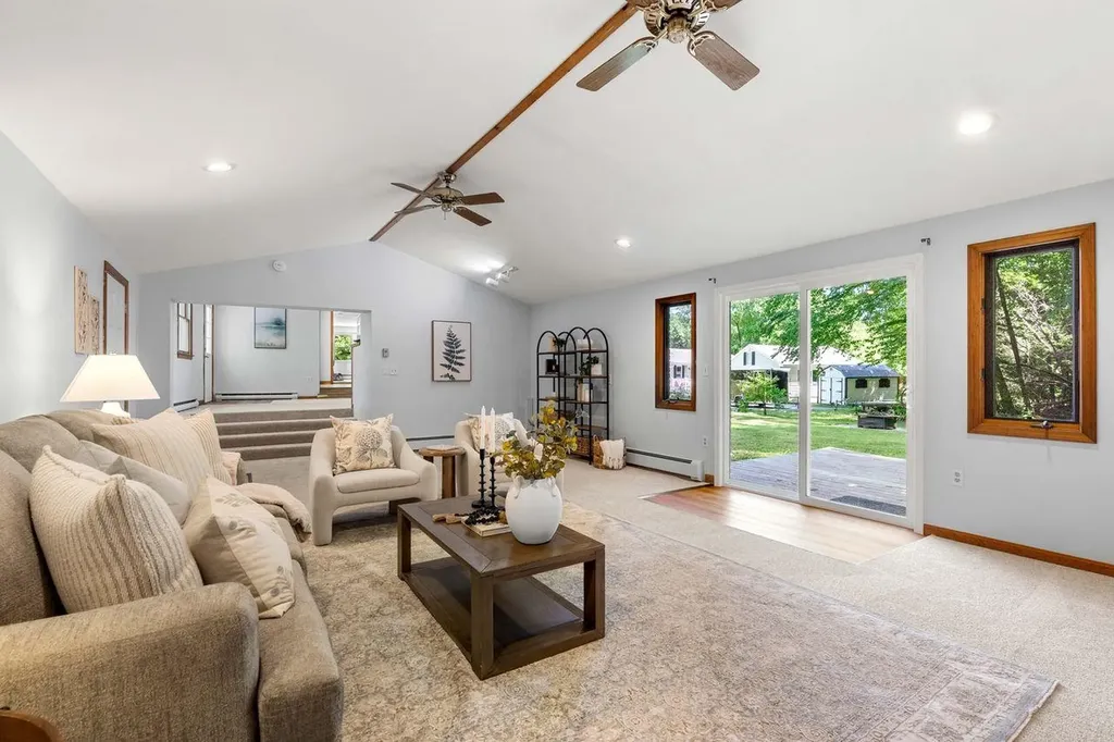 10 Cove Street Goffstown NH 03045