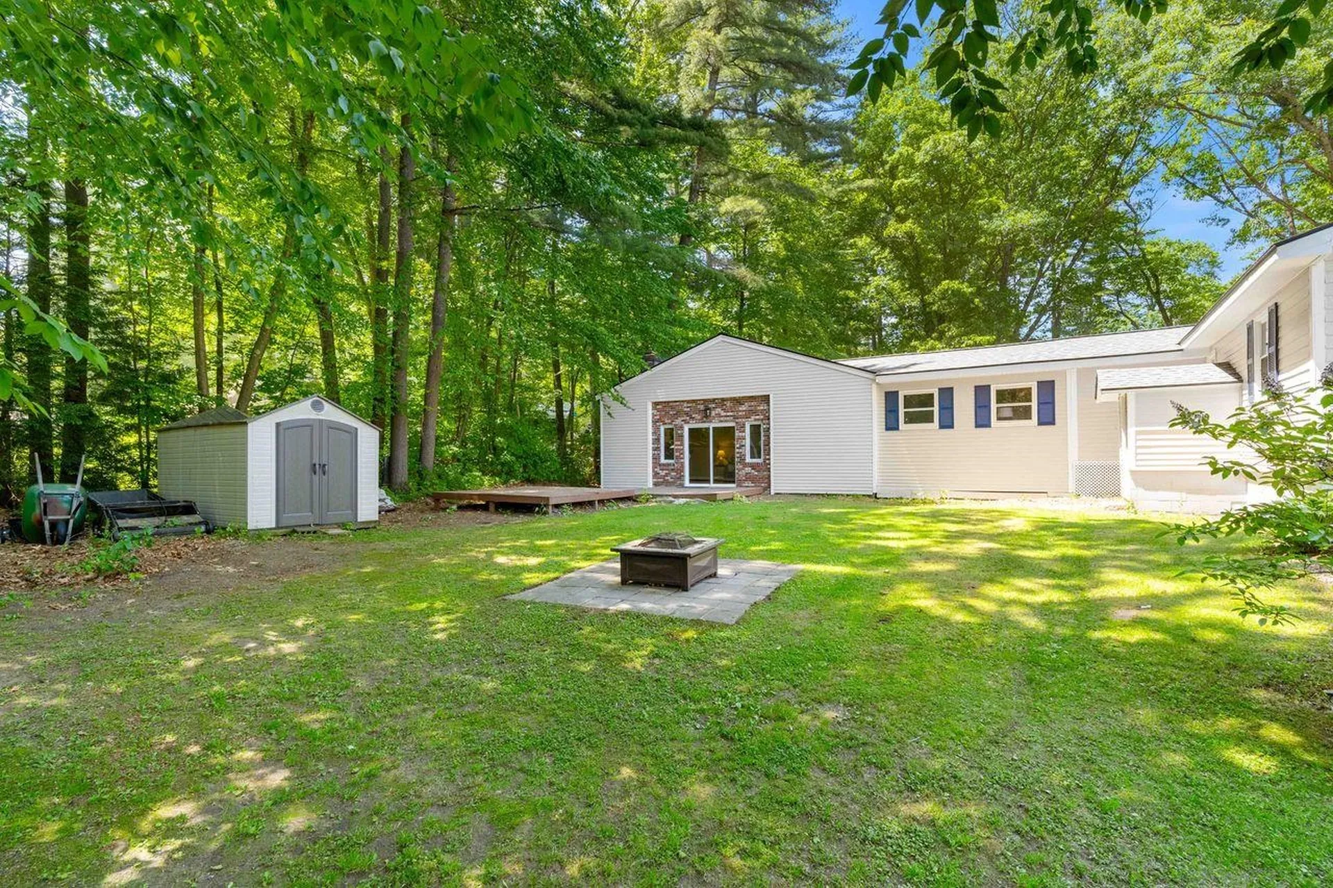 10 Cove Street Goffstown NH 03045
