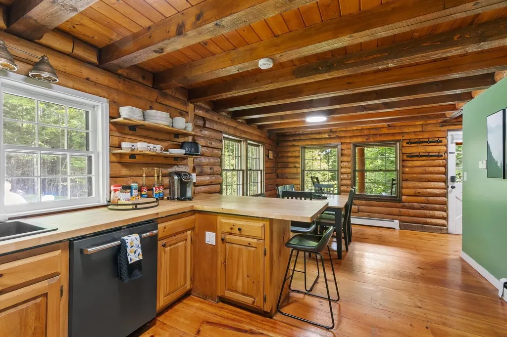 77 Whitehouse Circle Campton NH 03223
