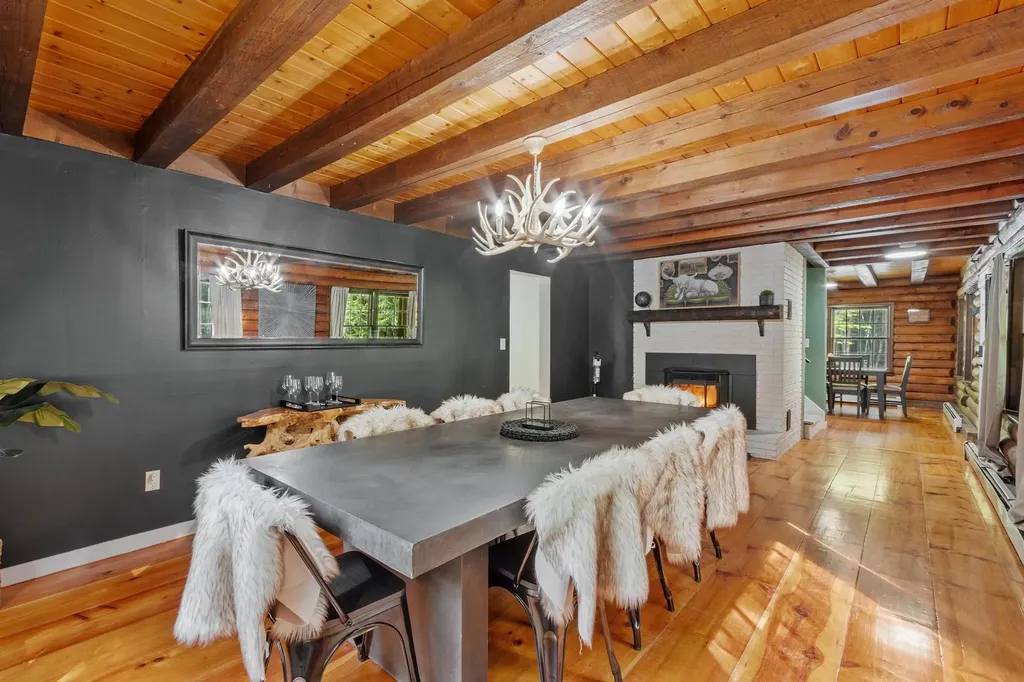 77 Whitehouse Circle Campton NH 03223