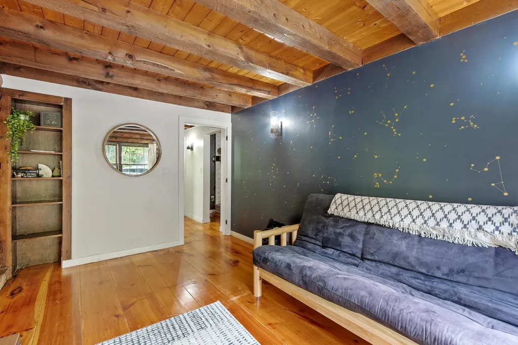 77 Whitehouse Circle Campton NH 03223