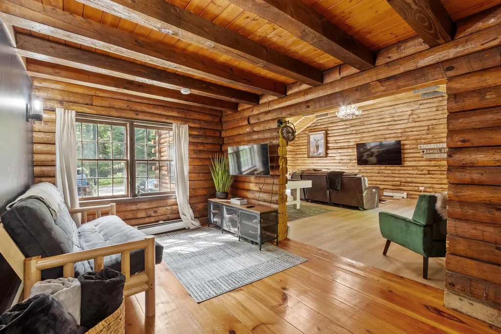 77 Whitehouse Circle Campton NH 03223