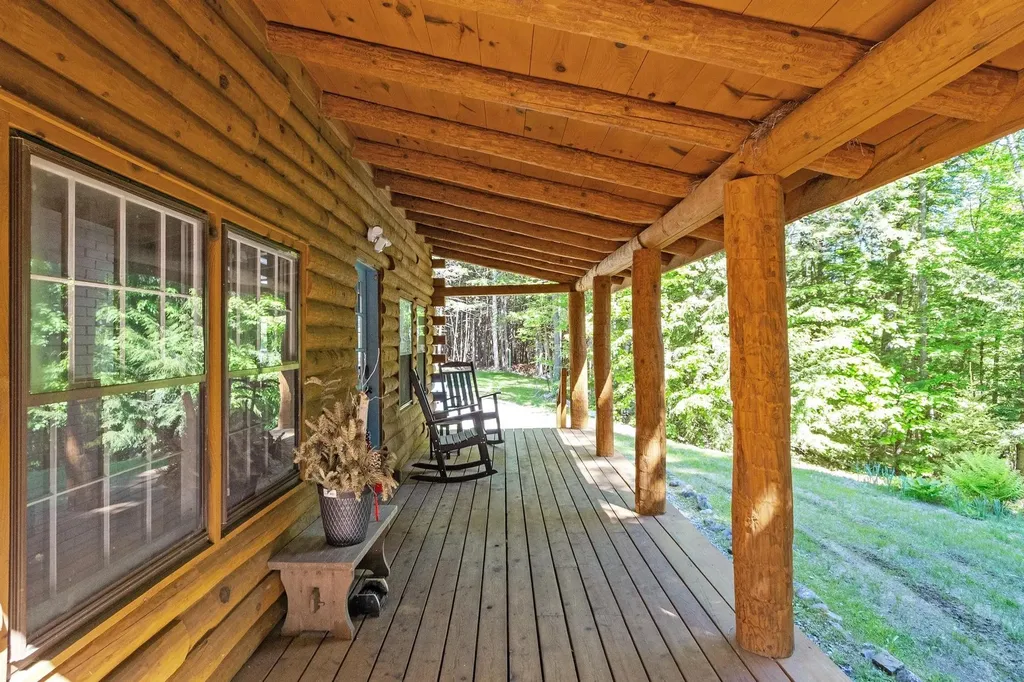 77 Whitehouse Circle Campton NH 03223