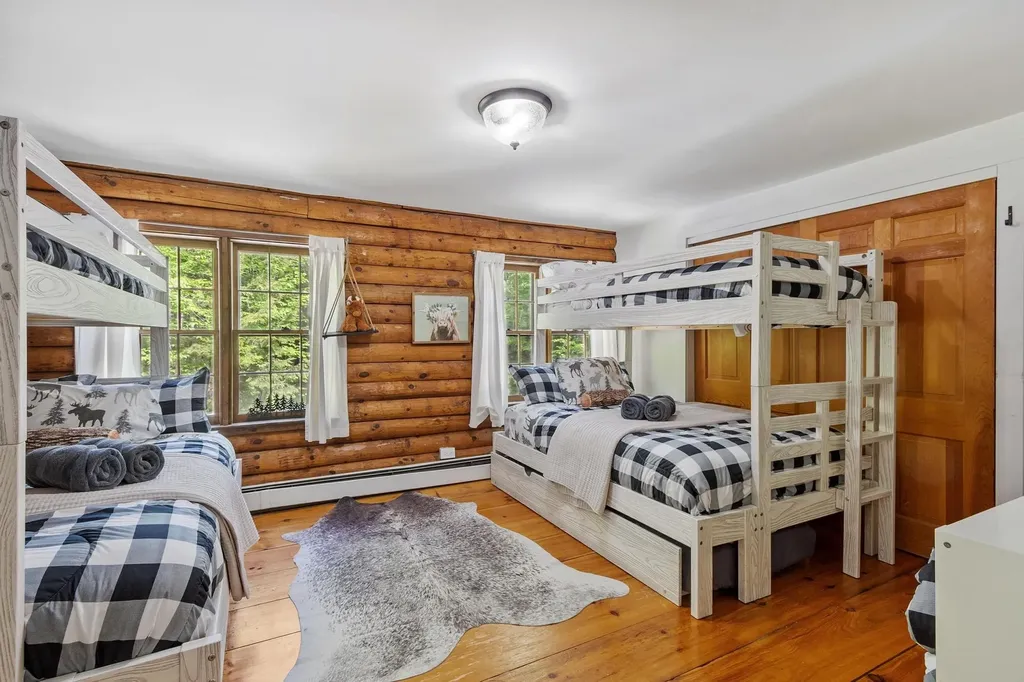 77 Whitehouse Circle Campton NH 03223