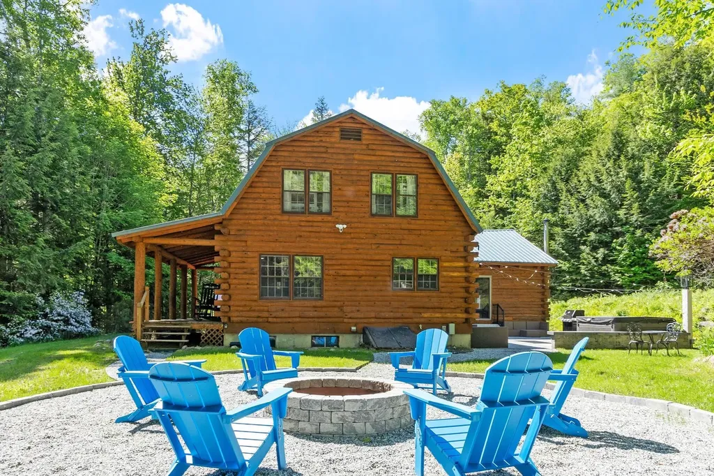 77 Whitehouse Circle Campton NH 03223