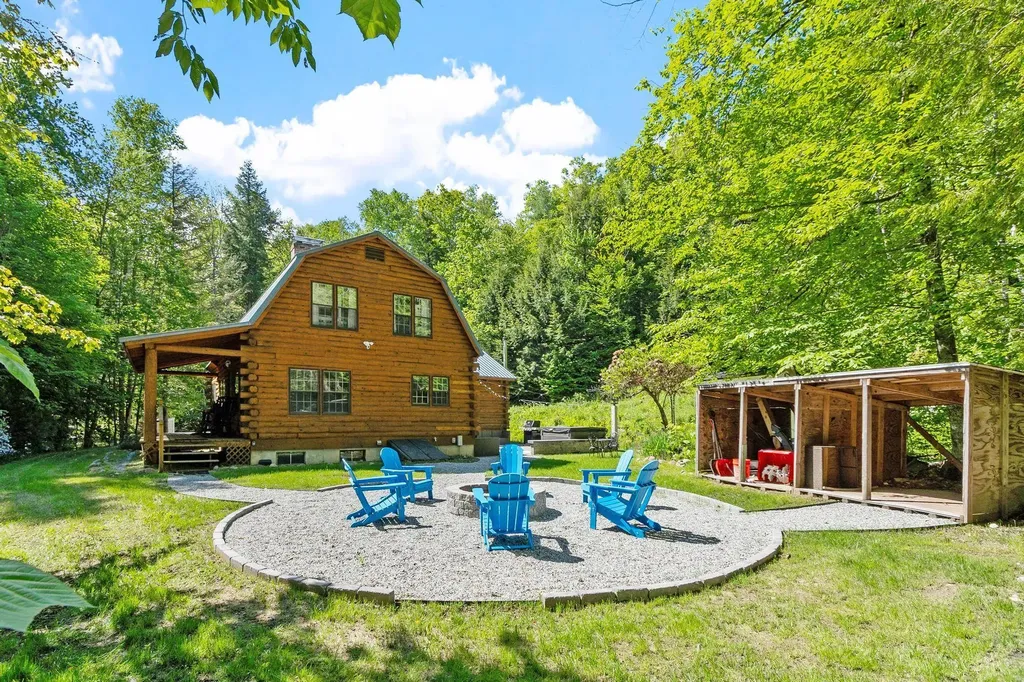 77 Whitehouse Circle Campton NH 03223