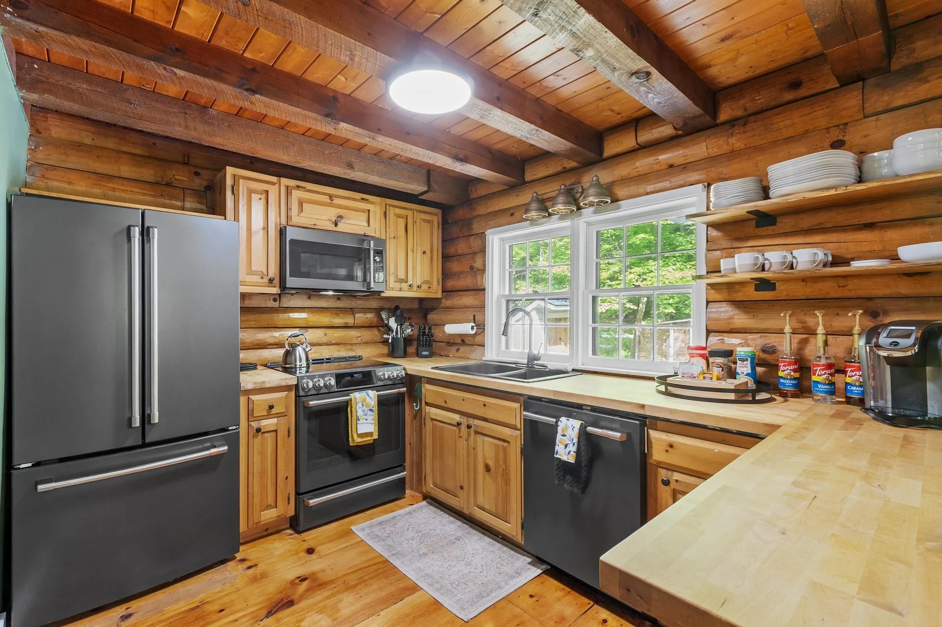 77 Whitehouse Circle Campton NH 03223