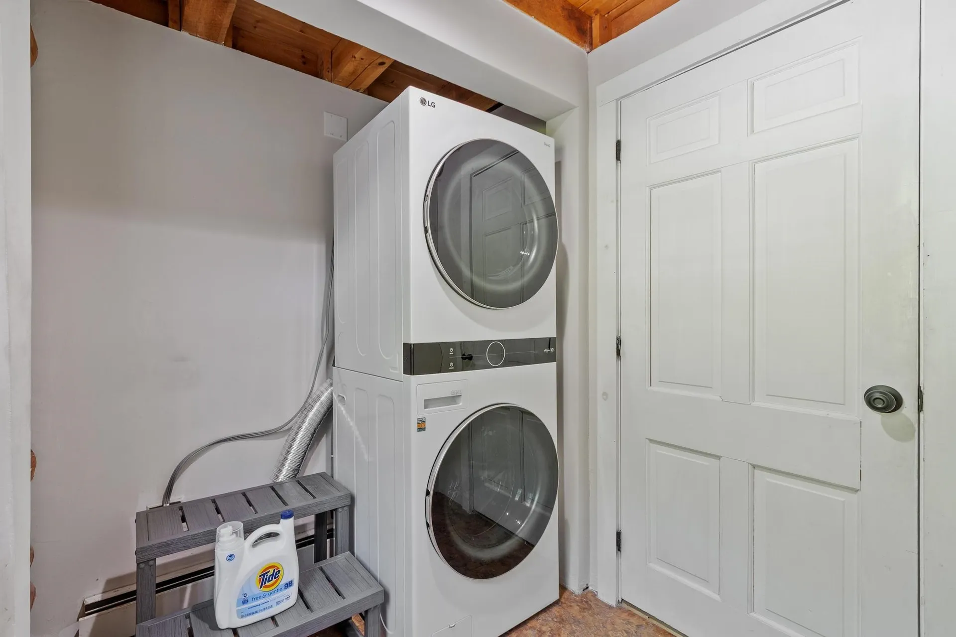 77 Whitehouse Circle Campton NH 03223