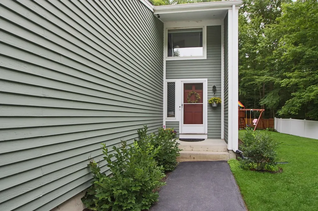 14 Jennifer Drive Concord NH 03301
