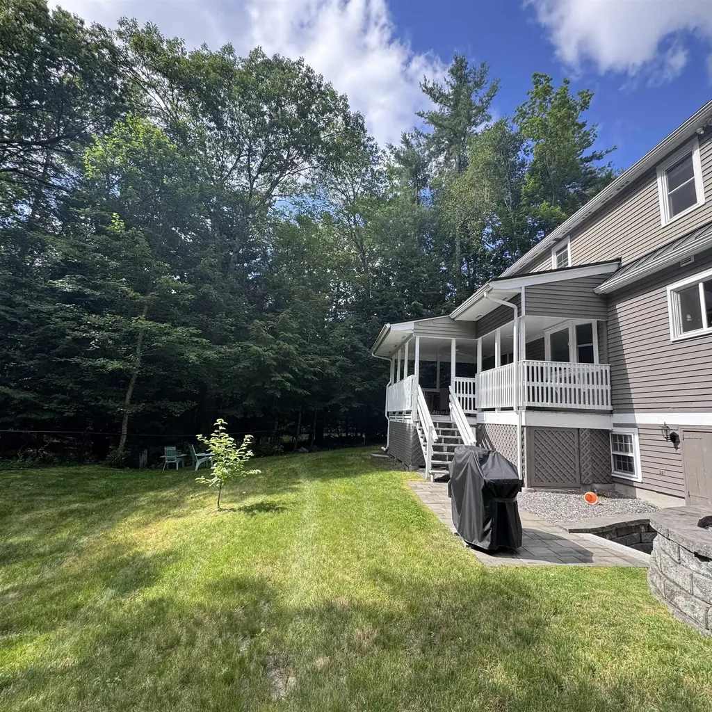 44 Stowell Road Bedford NH 03110