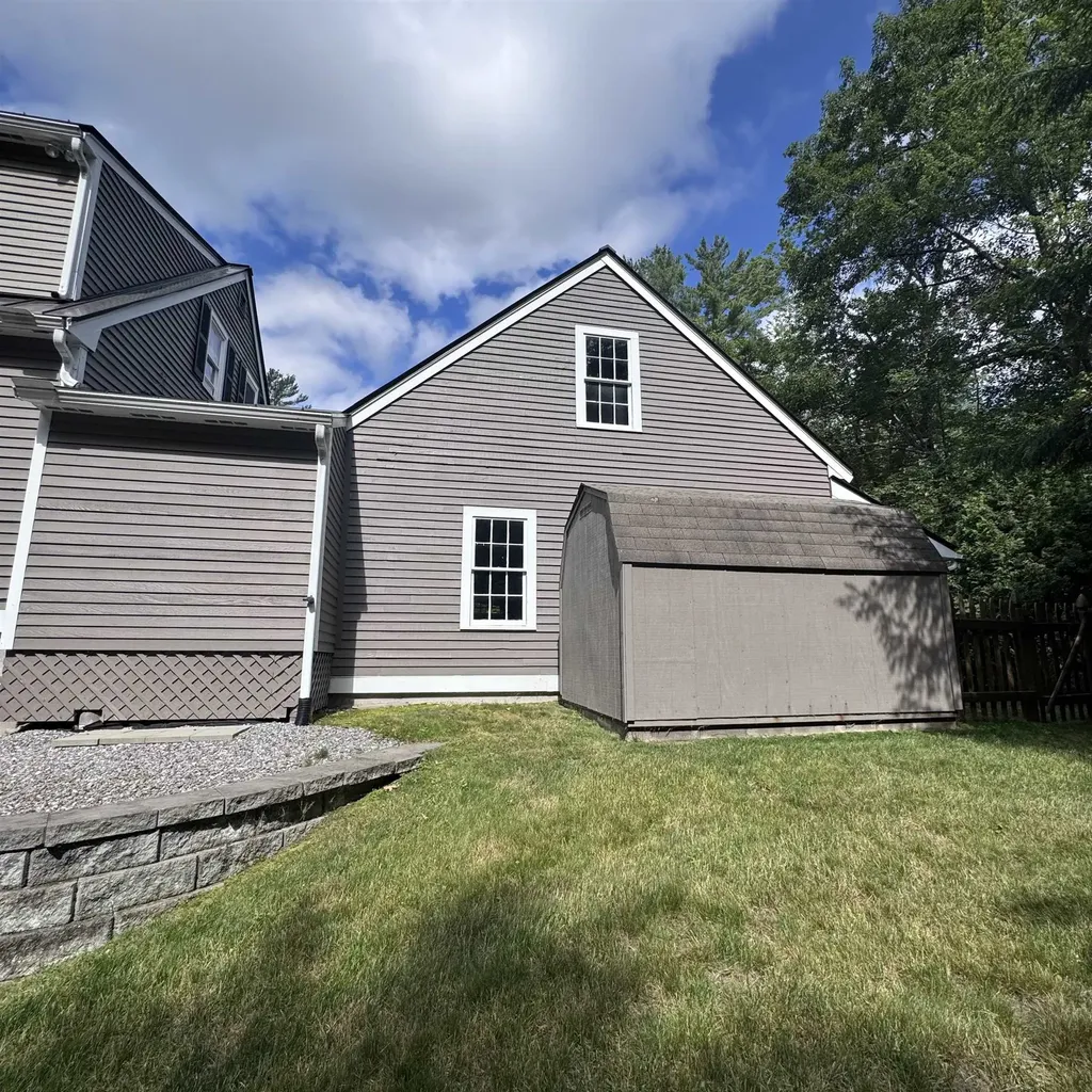 44 Stowell Road Bedford NH 03110