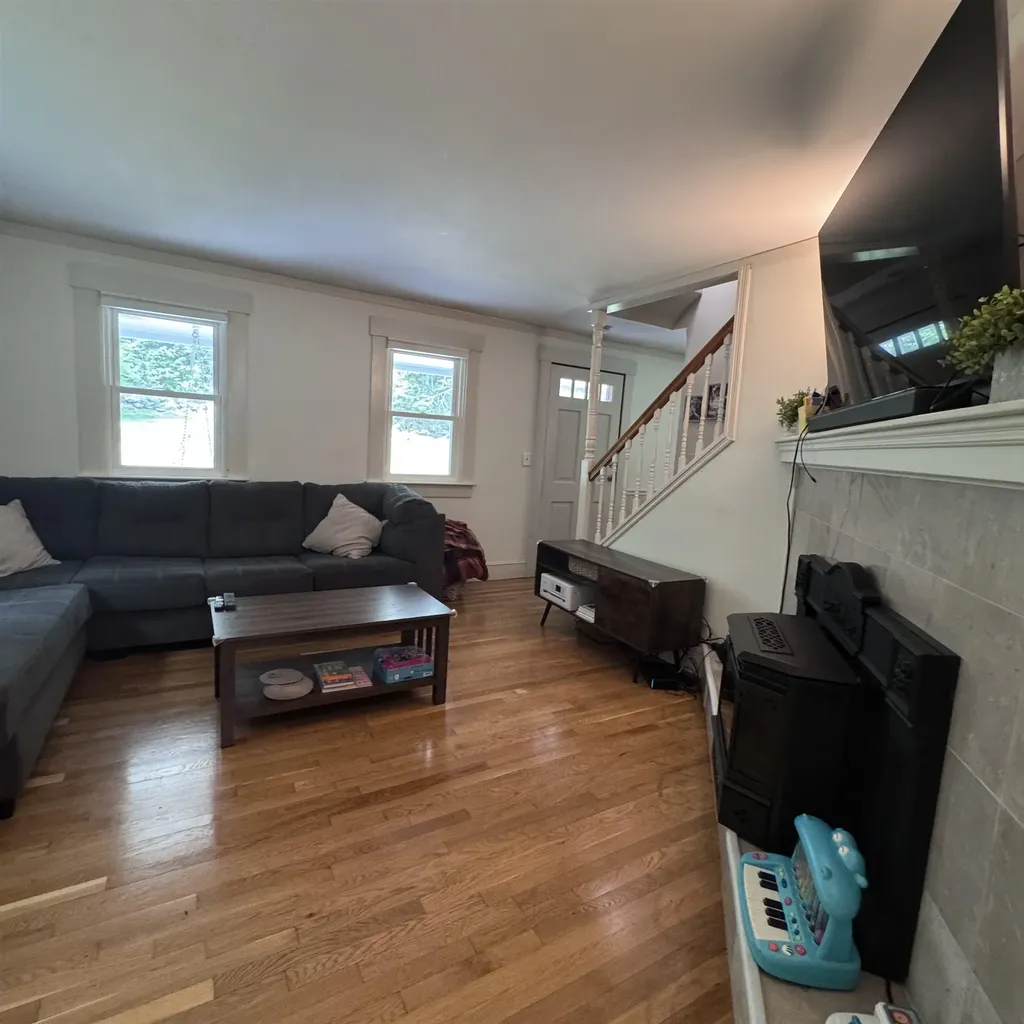 44 Stowell Road Bedford NH 03110
