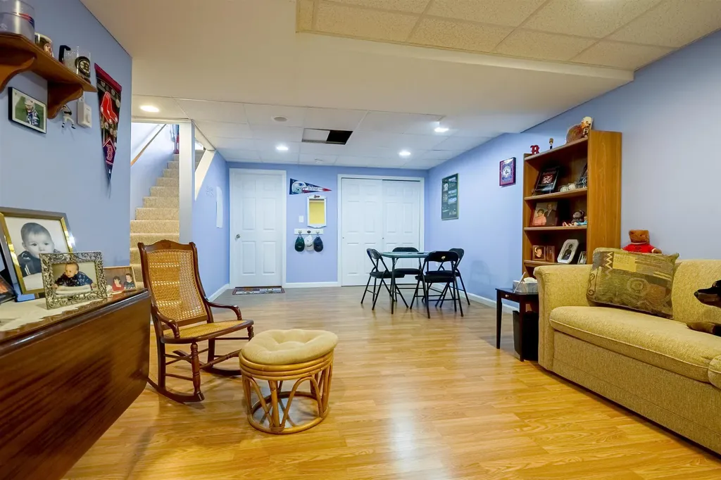 44 Penacook Terrace Merrimack NH 03054
