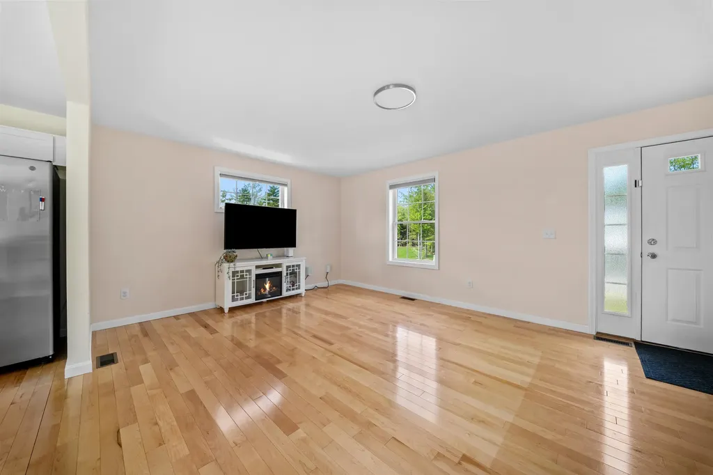 30 Ida Circle Rochester NH 03868