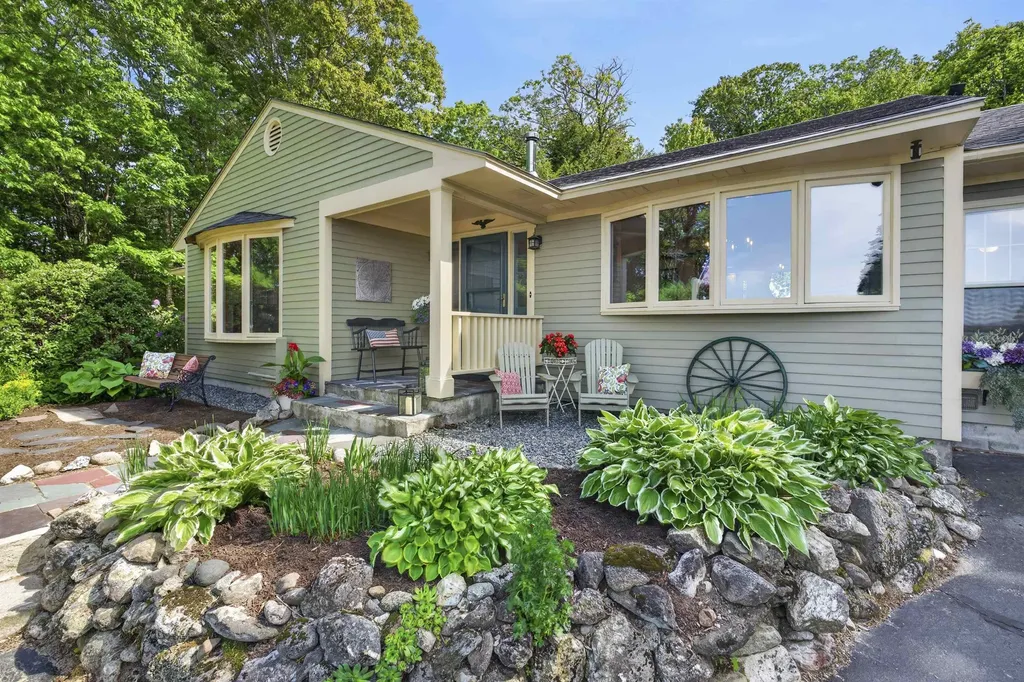 5 Tillinghast Road Sutton NH 03260