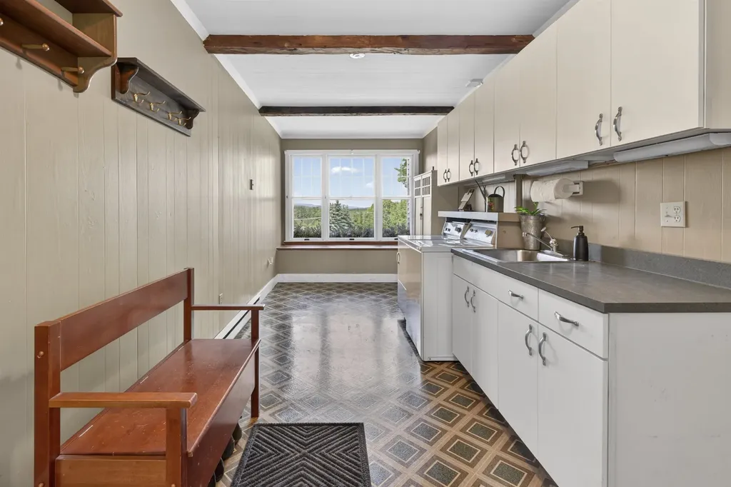 5 Tillinghast Road Sutton NH 03260