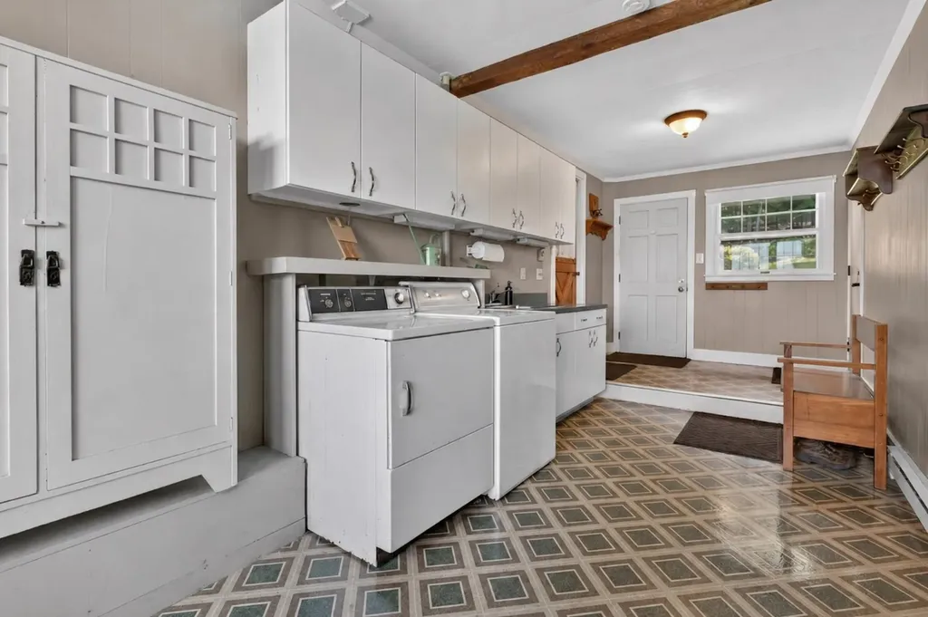 5 Tillinghast Road Sutton NH 03260