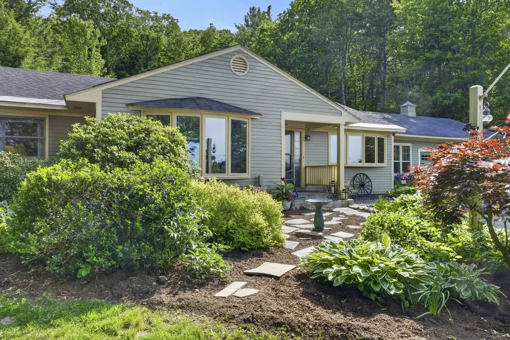 5 Tillinghast Road Sutton NH 03260