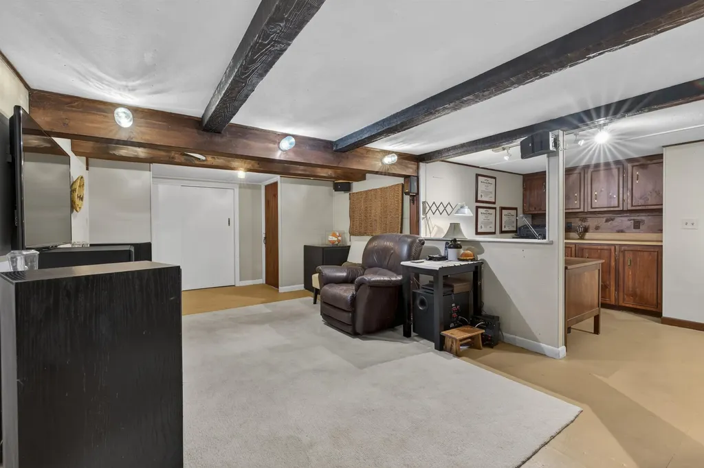 5 Tillinghast Road Sutton NH 03260