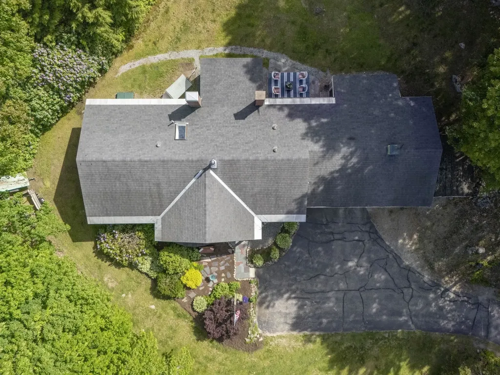 5 Tillinghast Road Sutton NH 03260