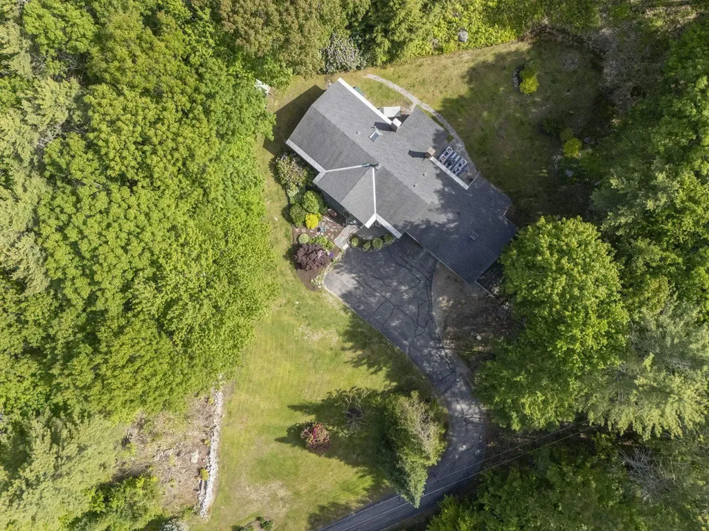 5 Tillinghast Road Sutton NH 03260