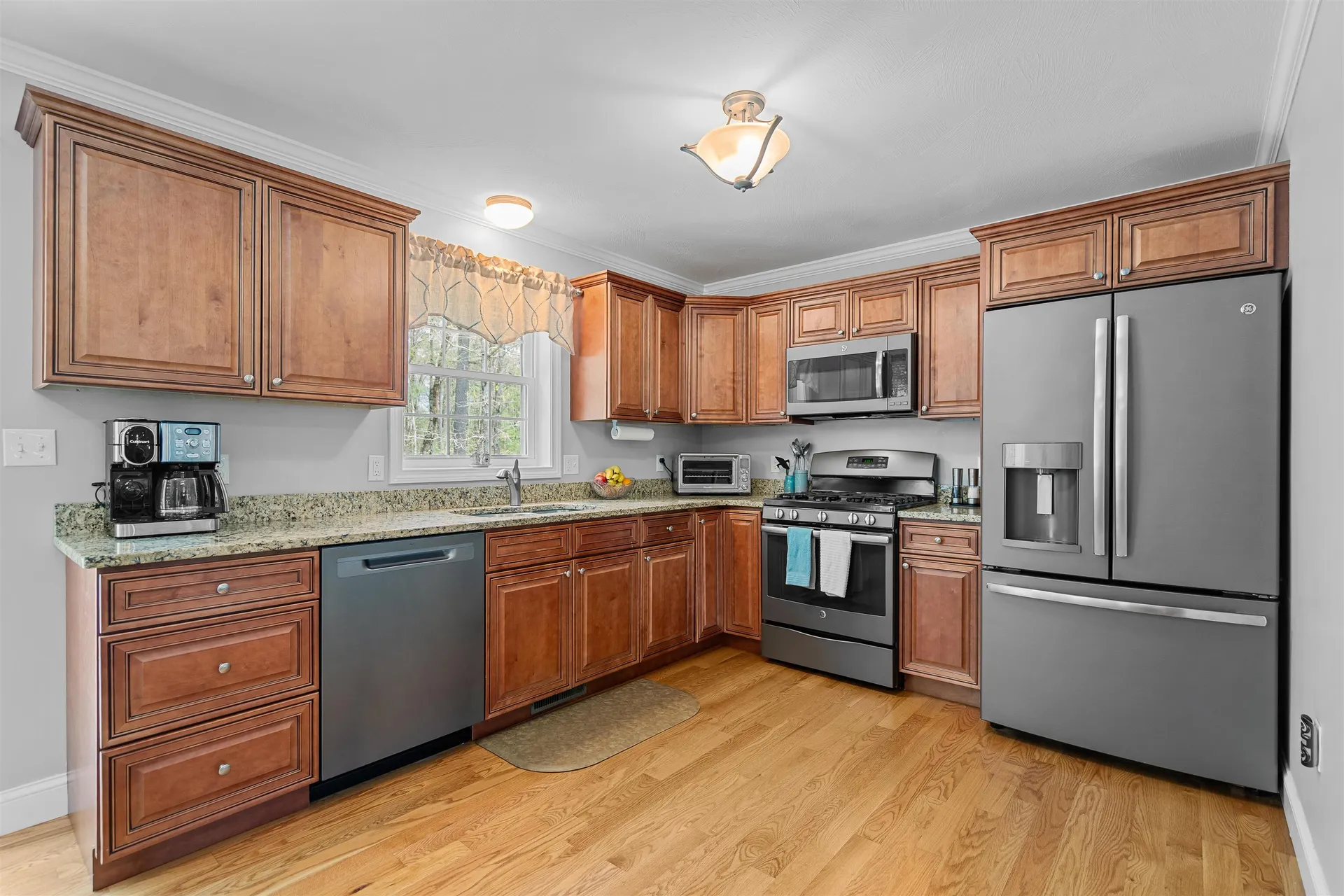 19 Candle Ridge Circle Litchfield NH 03052