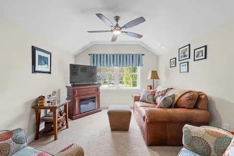 19 Candle Ridge Circle Litchfield NH 03052