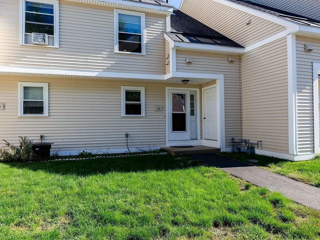 22 Bluffs Drive Concord NH 03303
