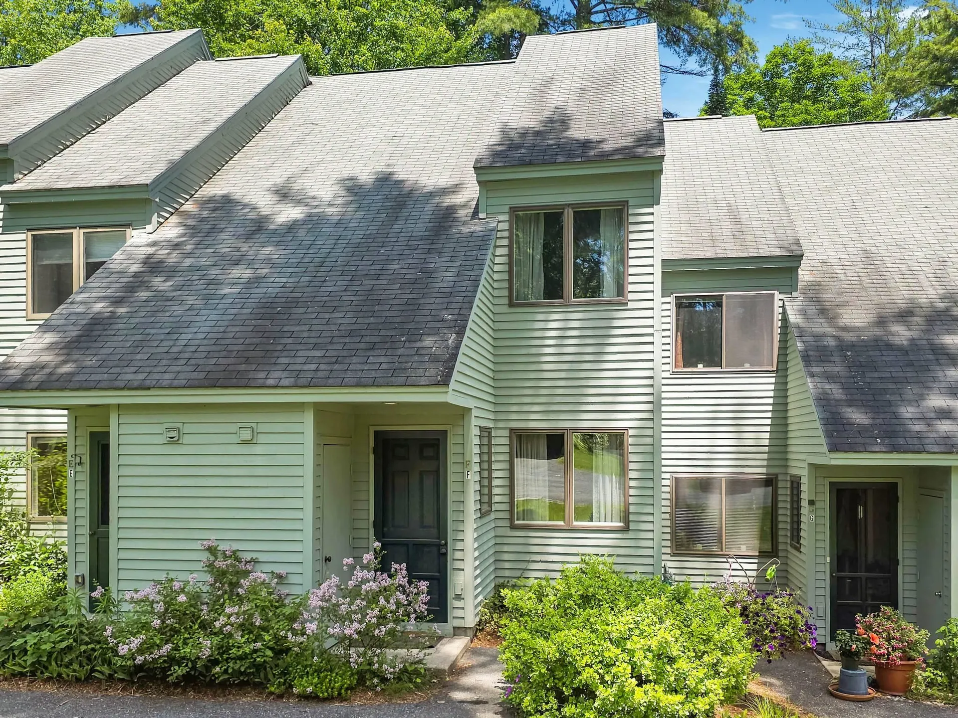 Hartford VT, 292 Woodhaven Drive, Unit 9F