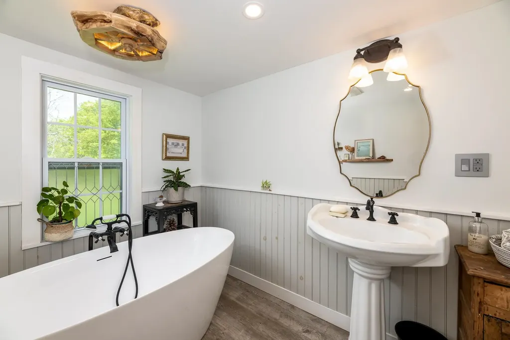 220 Stockbridge Corner Road Alton NH 03809