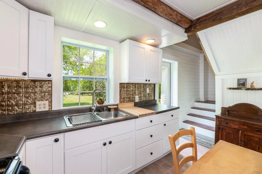 220 Stockbridge Corner Road Alton NH 03809