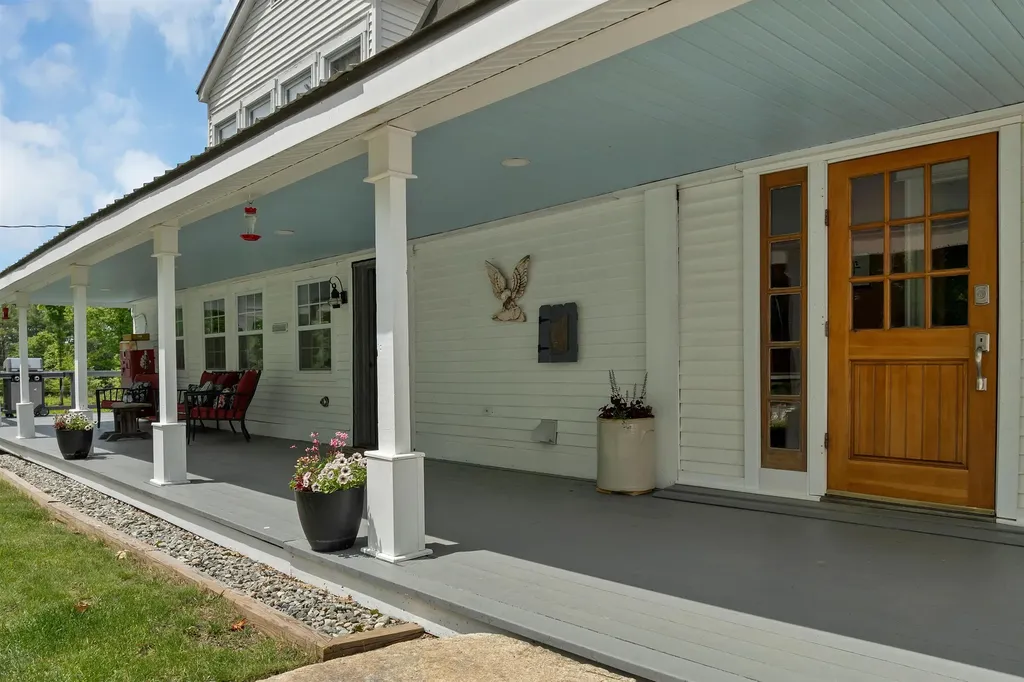 220 Stockbridge Corner Road Alton NH 03809