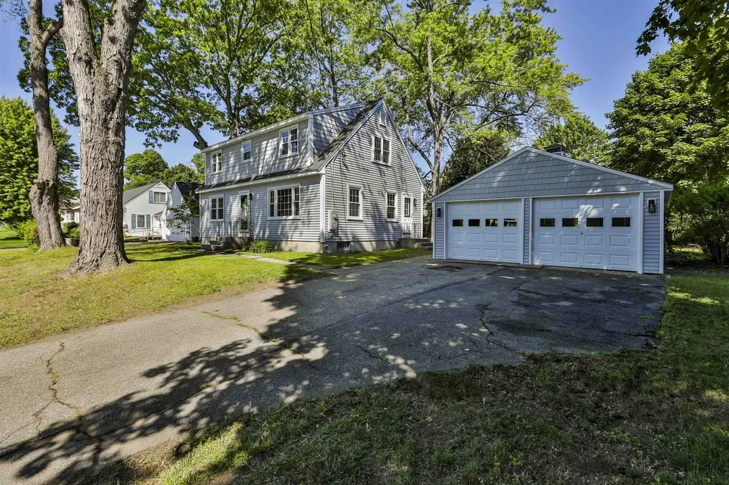 7 Holly Drive Nashua NH 03063