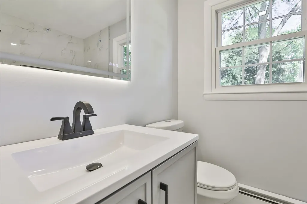 7 Holly Drive Nashua NH 03063