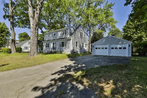 7 Holly Drive Nashua NH 03063