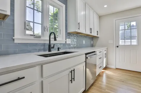 7 Holly Drive Nashua NH 03063