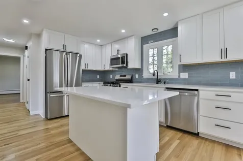 7 Holly Drive Nashua NH 03063