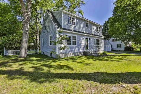 7 Holly Drive Nashua NH 03063