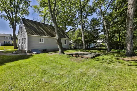 7 Holly Drive Nashua NH 03063
