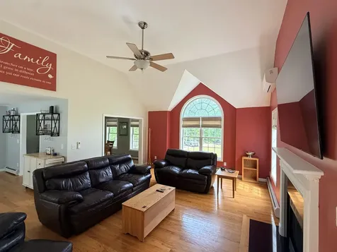 173 Oak Hill Road Barrington NH 03825