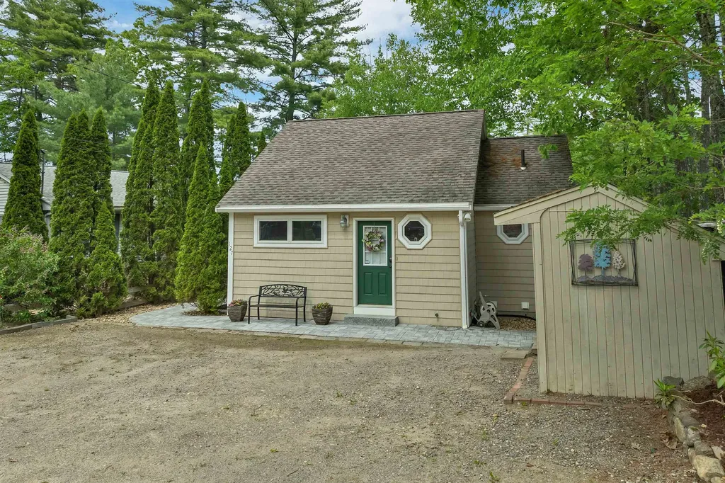 127 Jefferson Road Belmont NH 02330