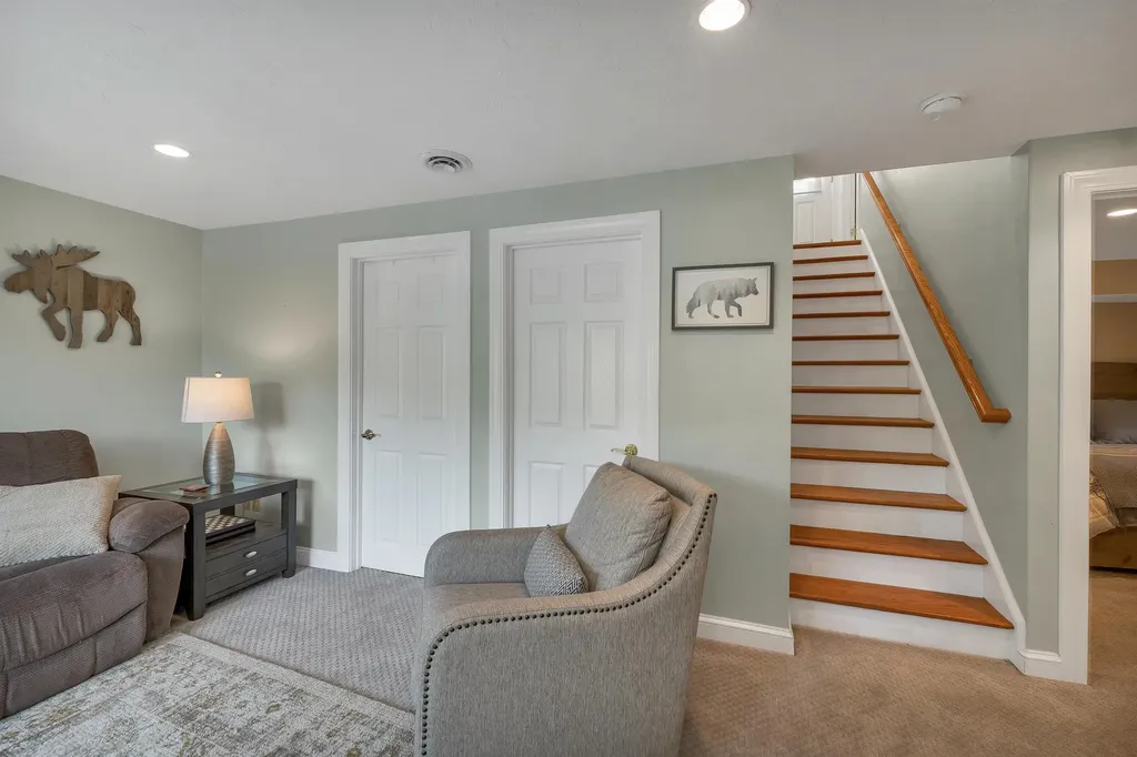 127 Jefferson Road Belmont NH 02330