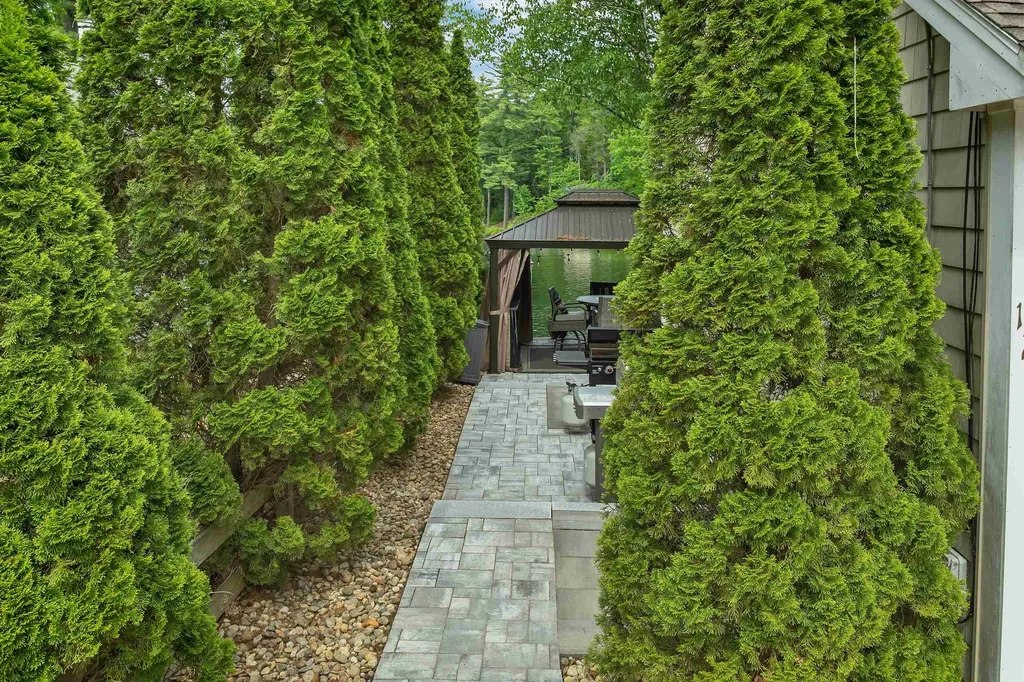 127 Jefferson Road Belmont NH 02330