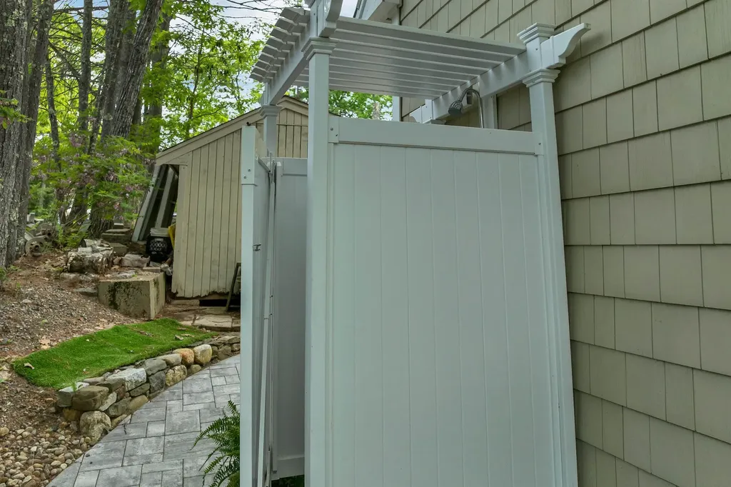 127 Jefferson Road Belmont NH 02330
