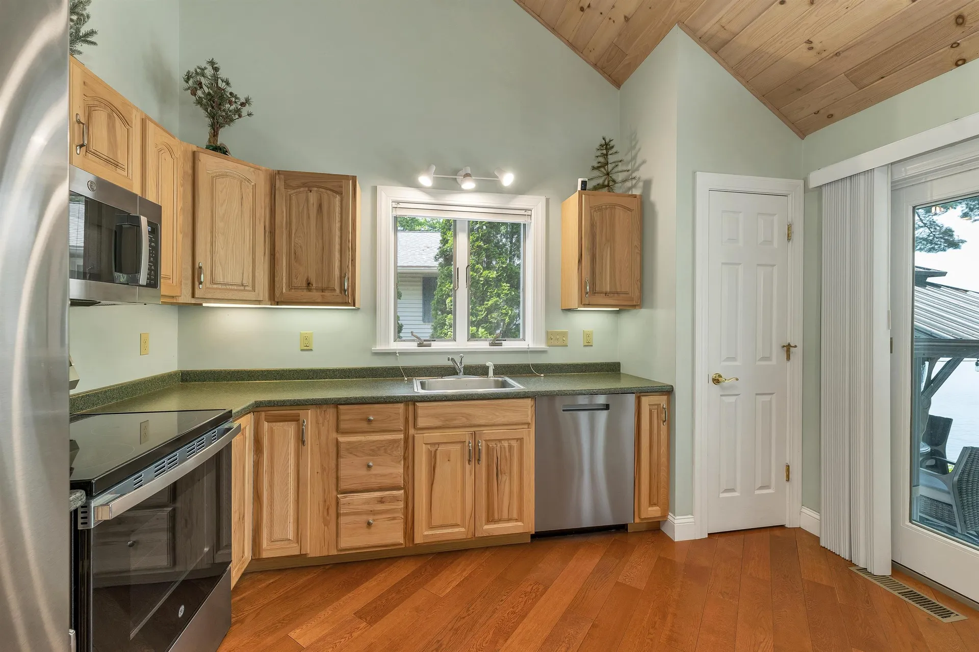 127 Jefferson Road Belmont NH 02330