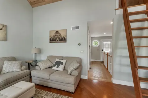 127 Jefferson Road Belmont NH 02330