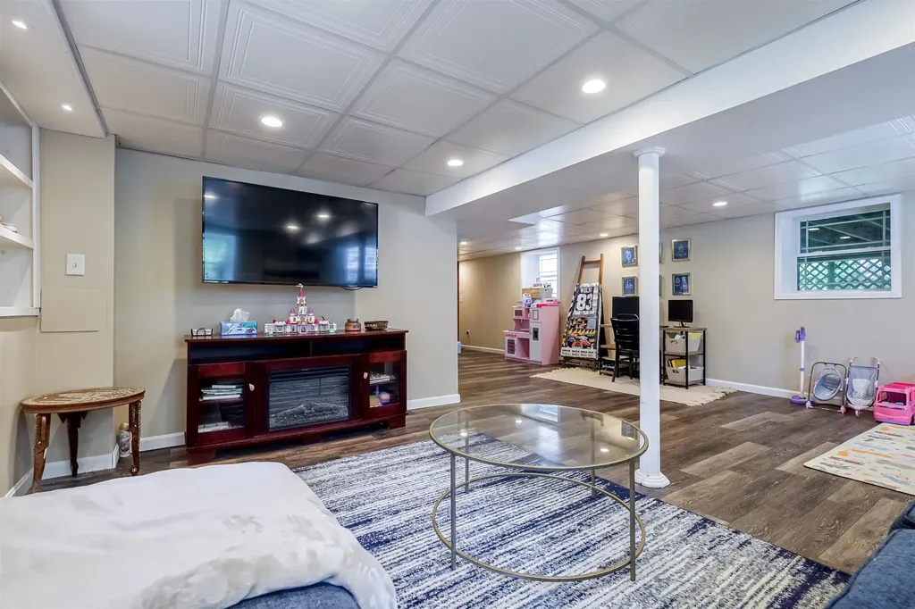 26 Tenby Drive Nashua NH 03062