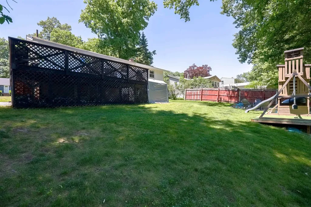 26 Tenby Drive Nashua NH 03062