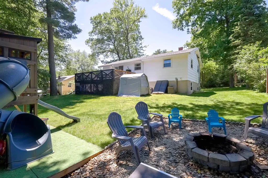 26 Tenby Drive Nashua NH 03062